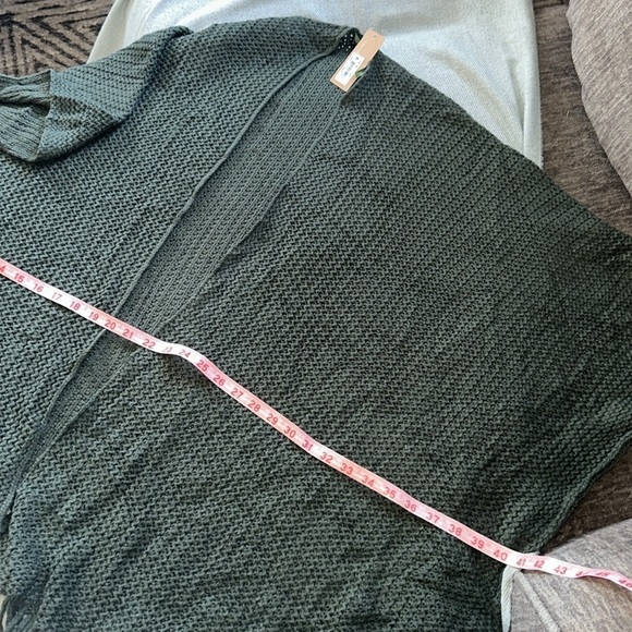 NWT  Steve Madden Fringed Knit Kimono/Cardigan - Picture 7 of 7